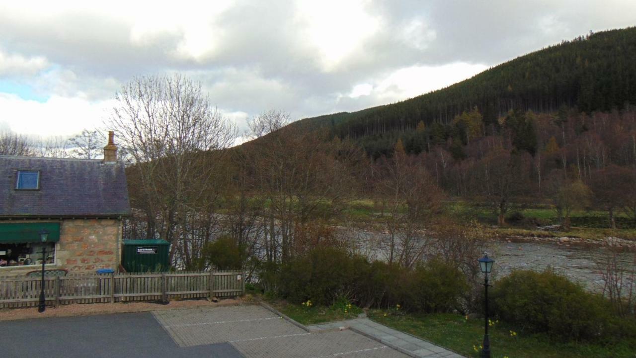 Montclaire Apartment Ballater Bagian luar foto