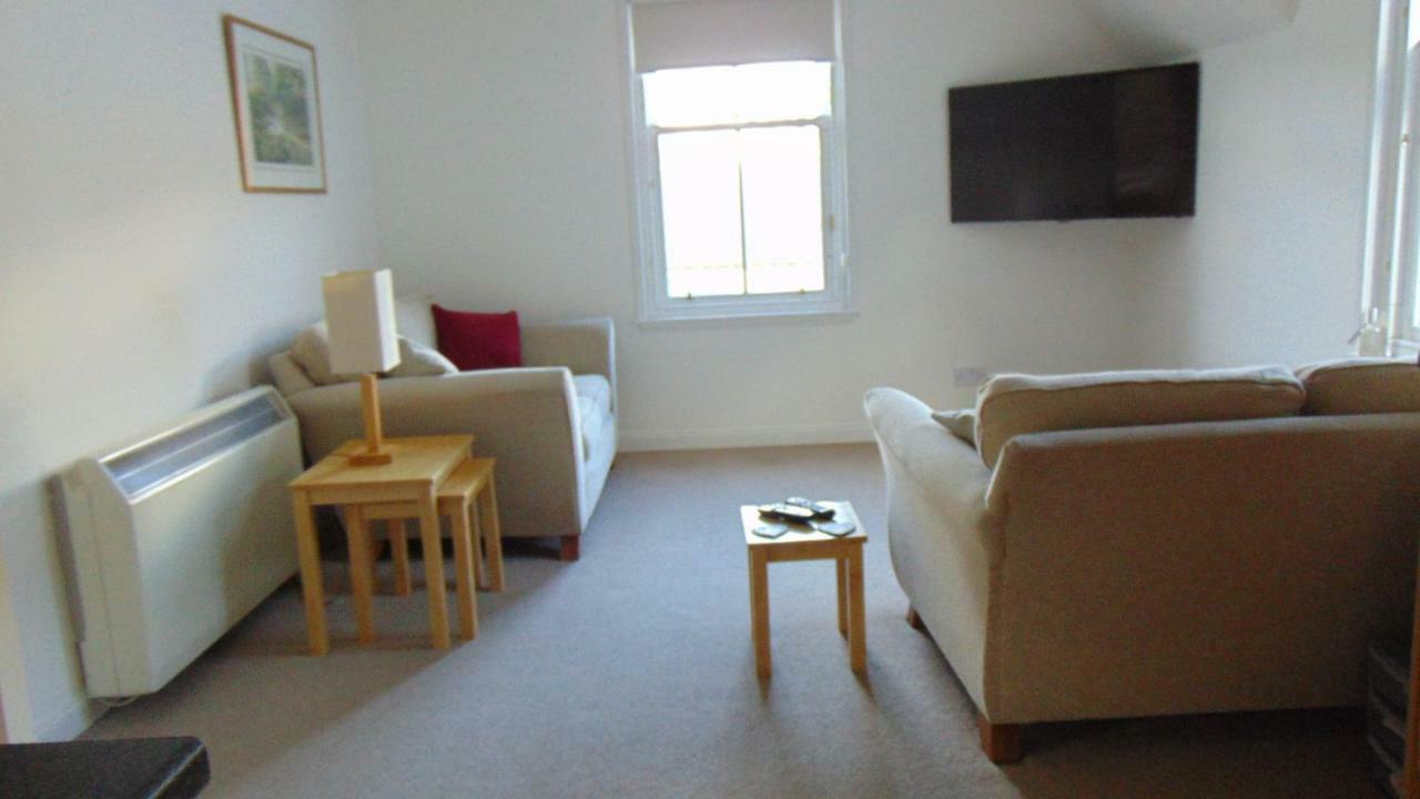 Montclaire Apartment Ballater Bagian luar foto